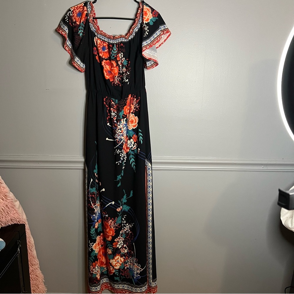 NWT Maxi dress size small